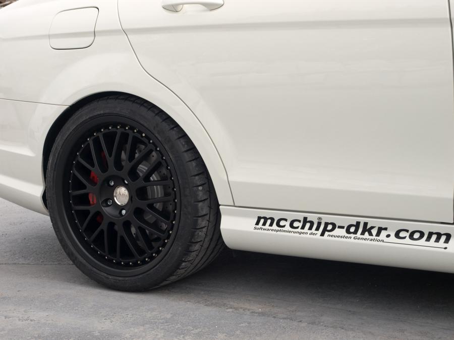  Mercedes-Benz C63 AMG by McChip-DKR 2011 года  (фото 4 из 11)